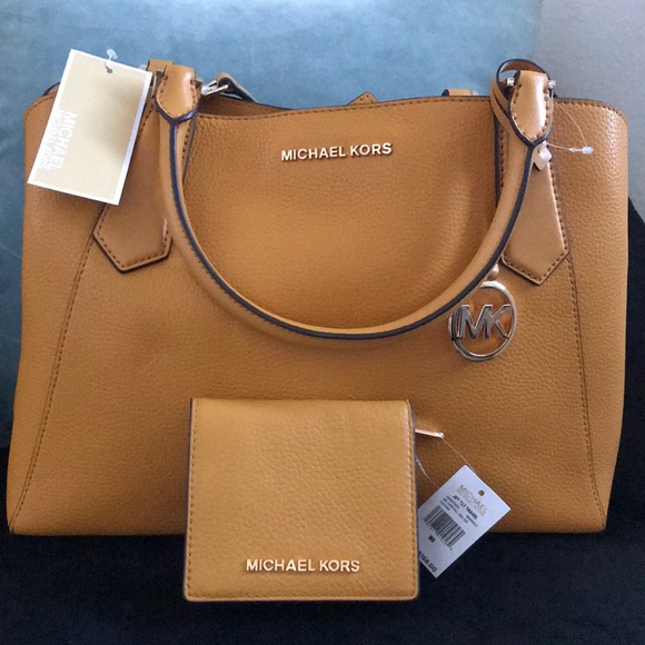 Authentic MK KIMBERLY W/matching wallet color Marigold